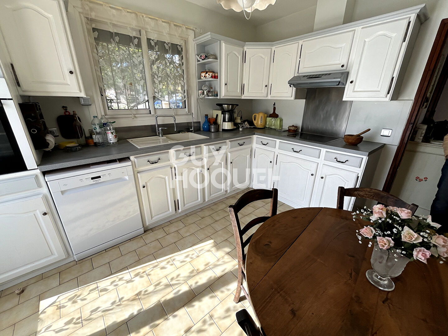 Maison dans secteur calme avec potentiel