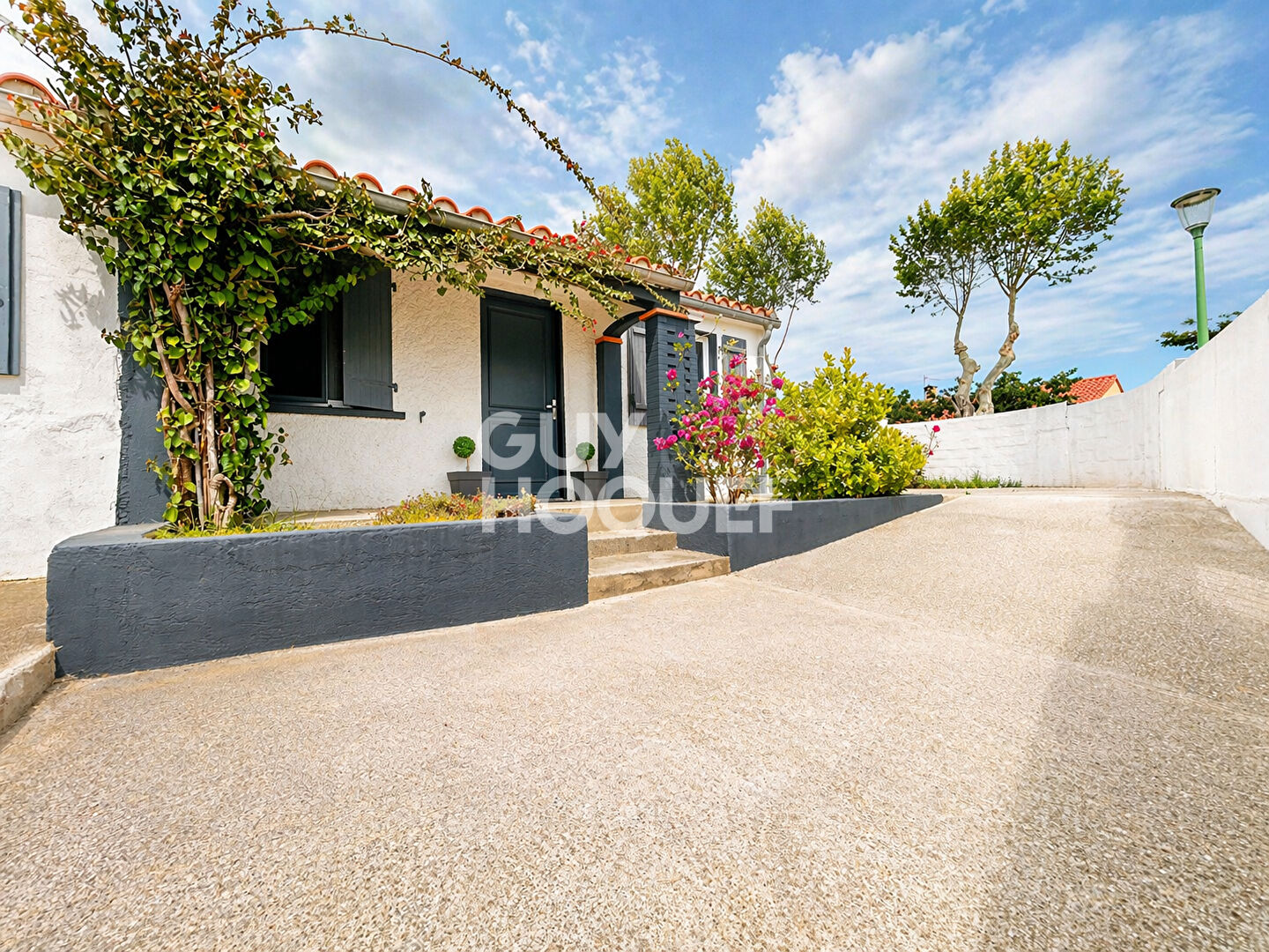 Maison 3 faces pollestres proche du centre 4 chambres