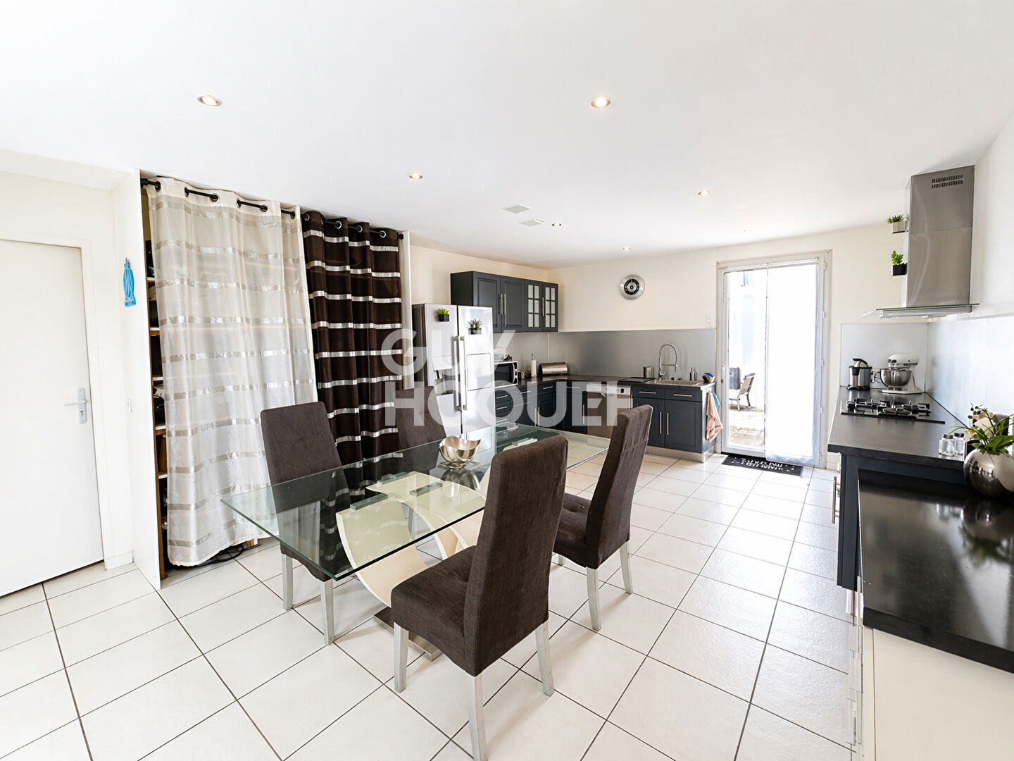 Maison 3 faces pollestres proche du centre 4 chambres