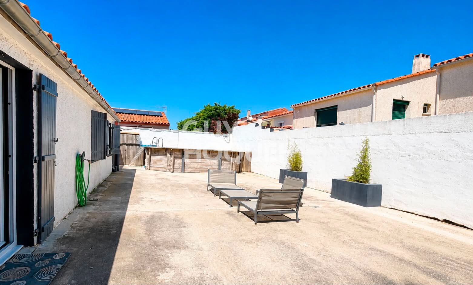 Maison 3 faces pollestres proche du centre 4 chambres