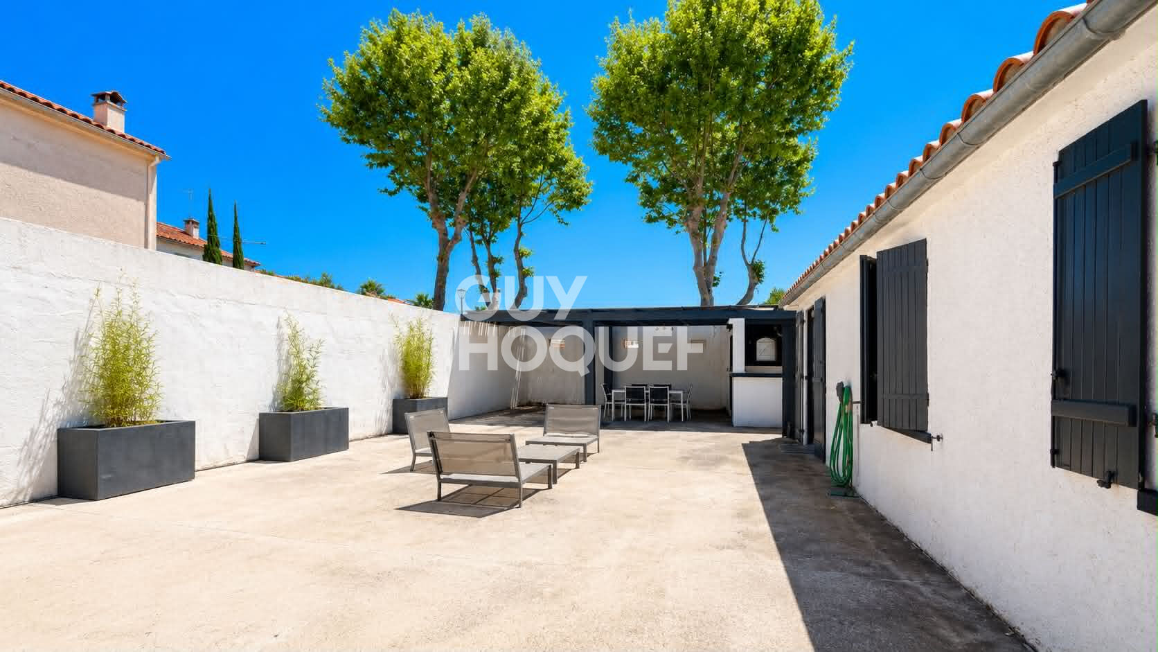 Maison 3 faces pollestres proche du centre 4 chambres