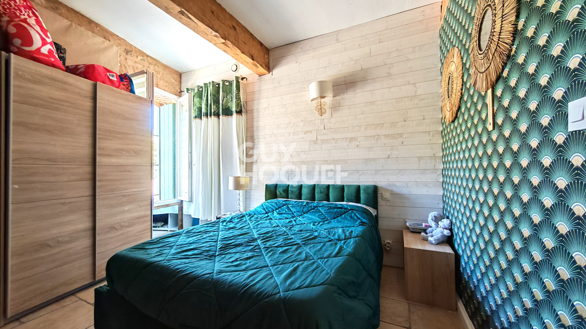 BAGES centre ville, appartement 2 pièces de charme en rez-de-chaussée avec cour et entrée indépendante.