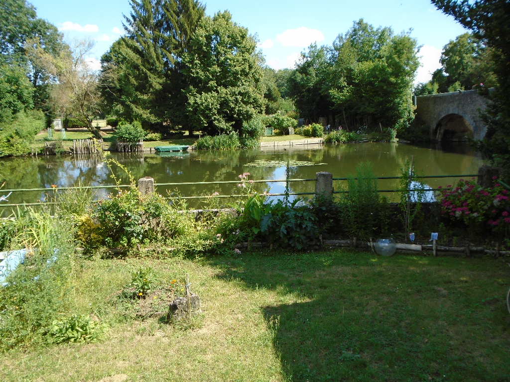Maison d'environ 90,3 m² à vendre à MONTIGNY LE GANNELON (28220).