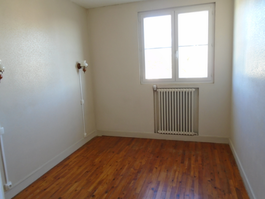 À louer, maison de 69 m², 4 pièces à CHATEAUDUN (28200).