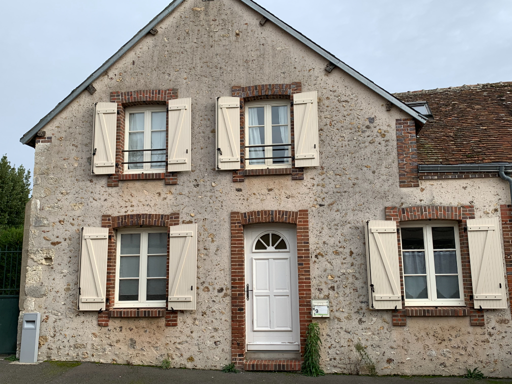 BONNEVAL : maison 4 pièces (74.12 m²) en location