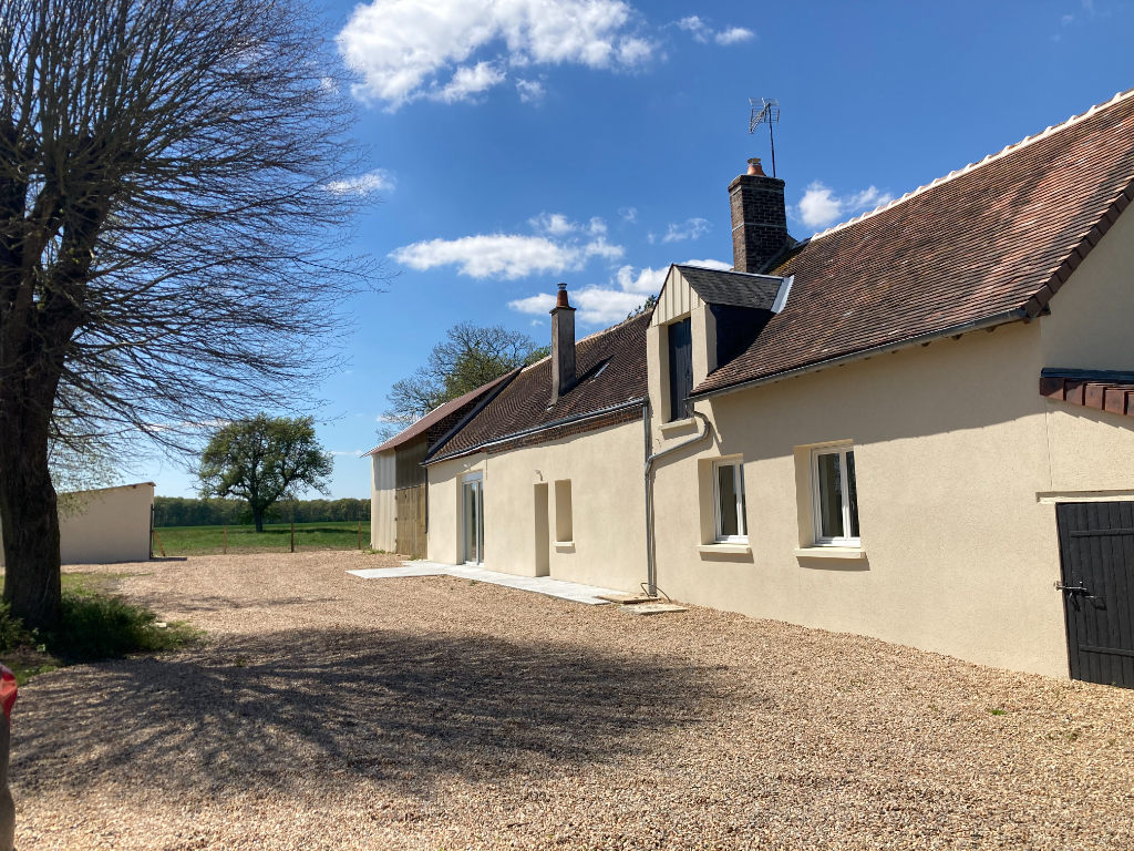 SAINT HILAIRE LA GRAVELLE : maison T5 en location