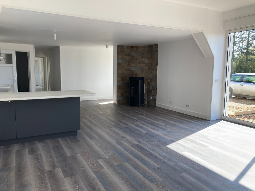 SAINT HILAIRE LA GRAVELLE : maison T5 en location