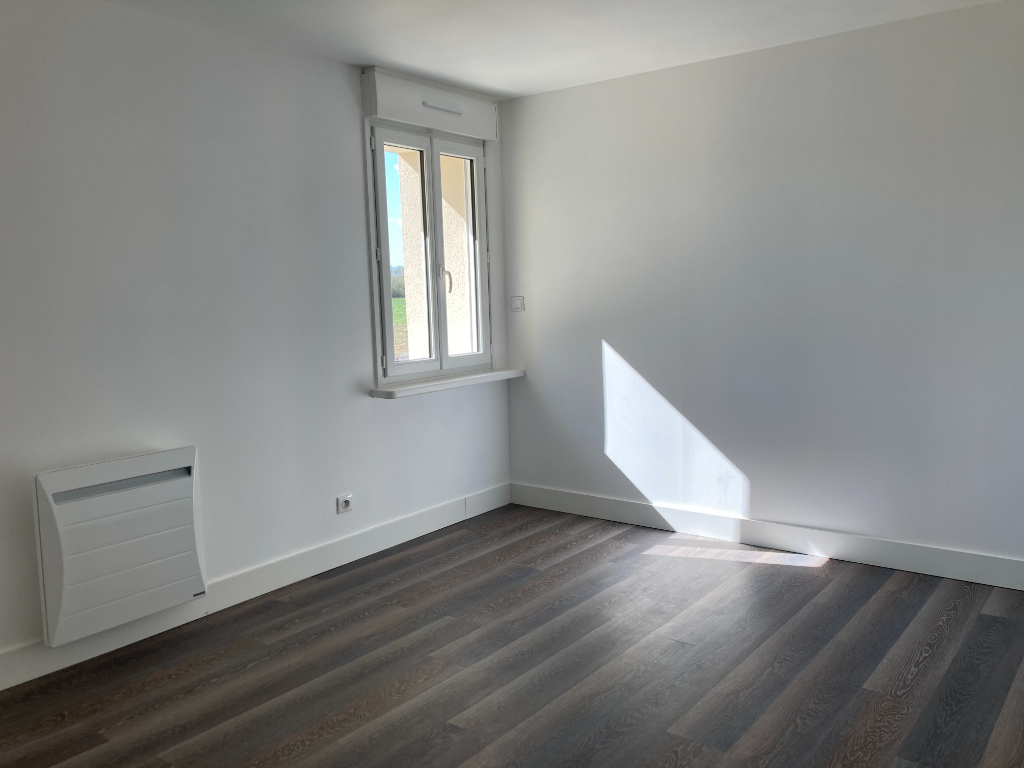 SAINT HILAIRE LA GRAVELLE : maison T5 en location