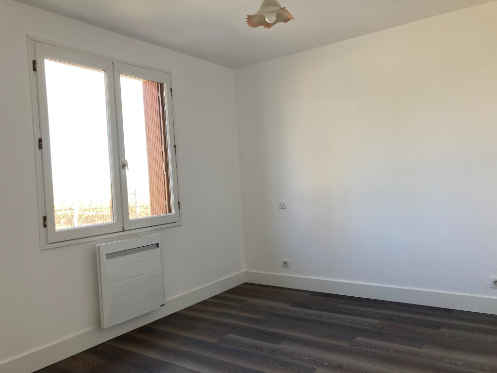 SAINT HILAIRE LA GRAVELLE : maison T5 en location