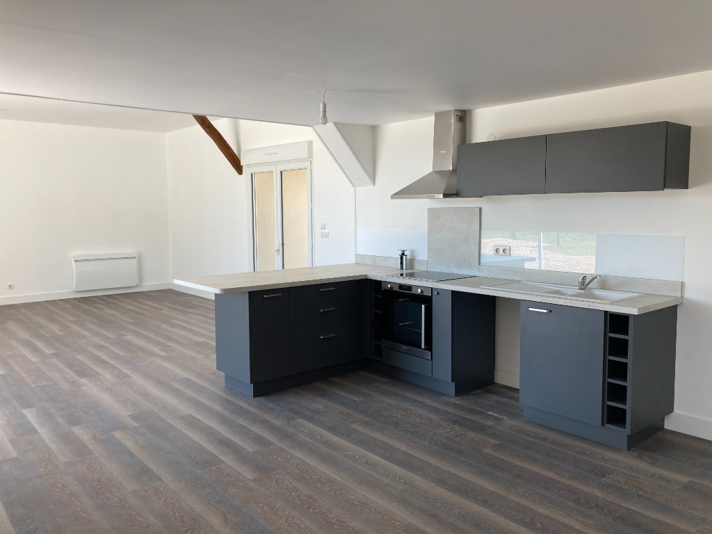 SAINT HILAIRE LA GRAVELLE : maison T5 en location