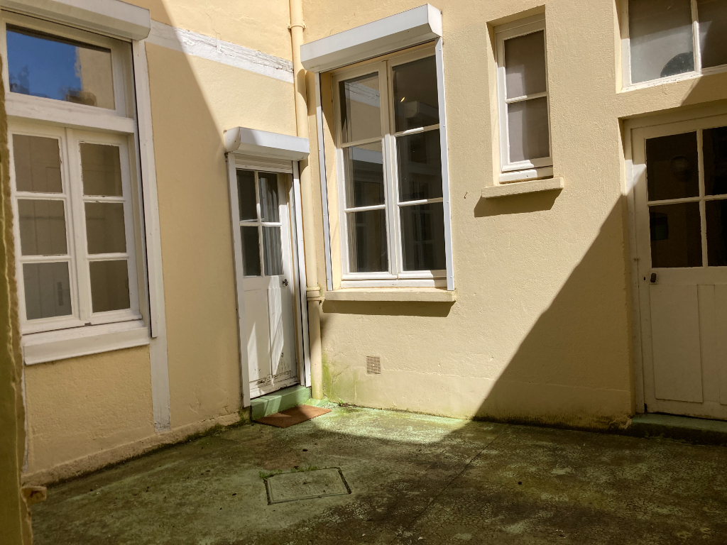 LOCATION d'un appartement F2 (62 m²) à CHATEAUDUN