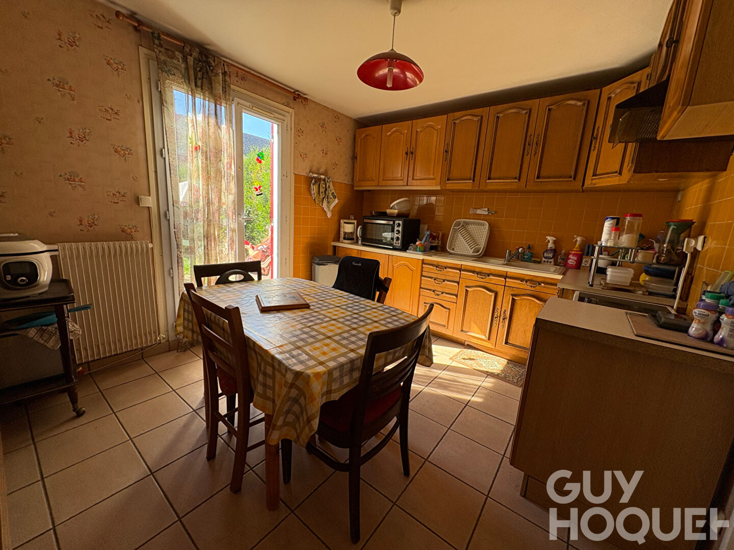 Maison à vendre à Châteaudun - 4 pièces avec garage et panneaux solaires