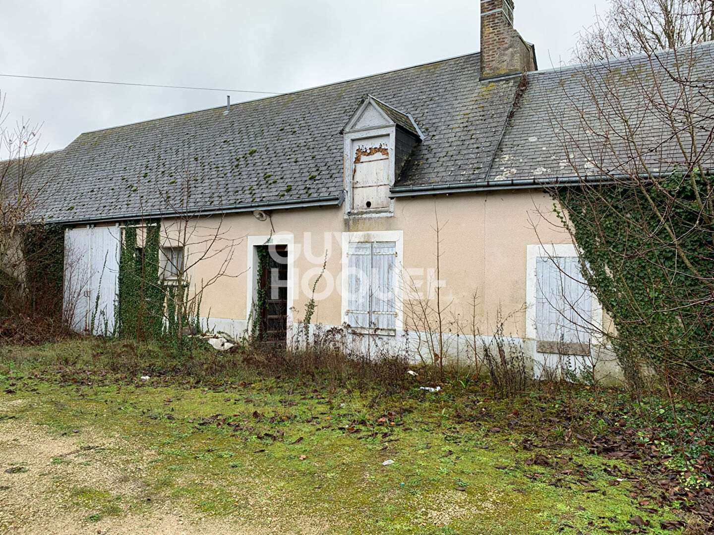 Maison à réhabiliter   Beau potentiel à Membrolles
