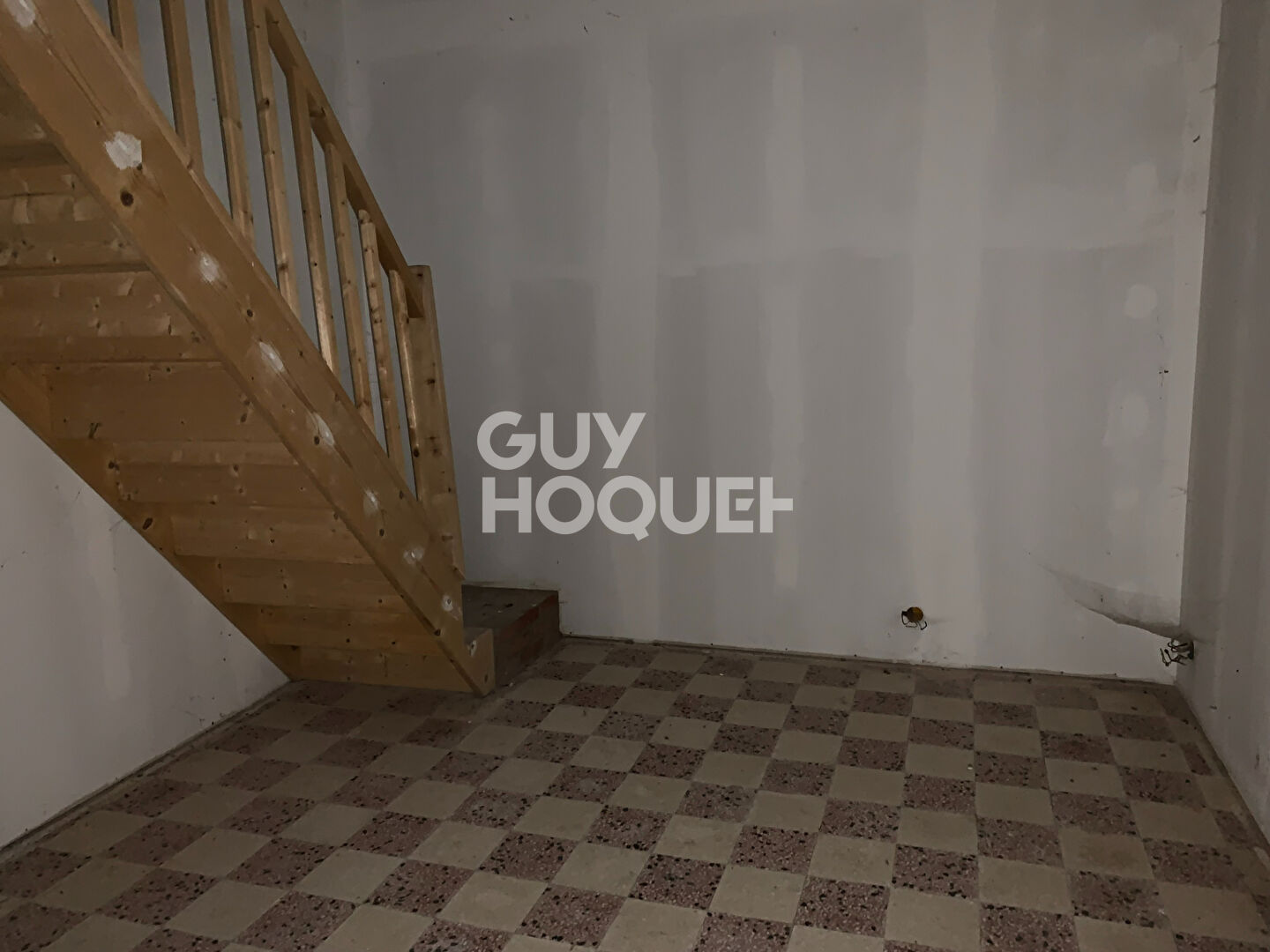 Maison à réhabiliter   Beau potentiel à Membrolles
