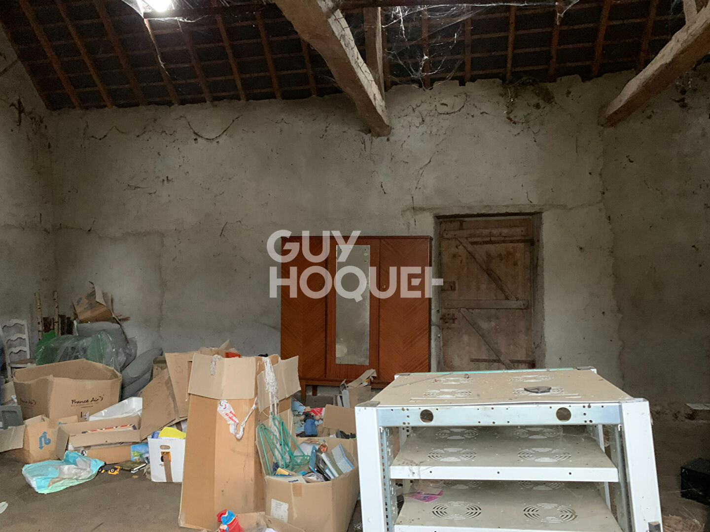Maison à réhabiliter   Beau potentiel à Membrolles