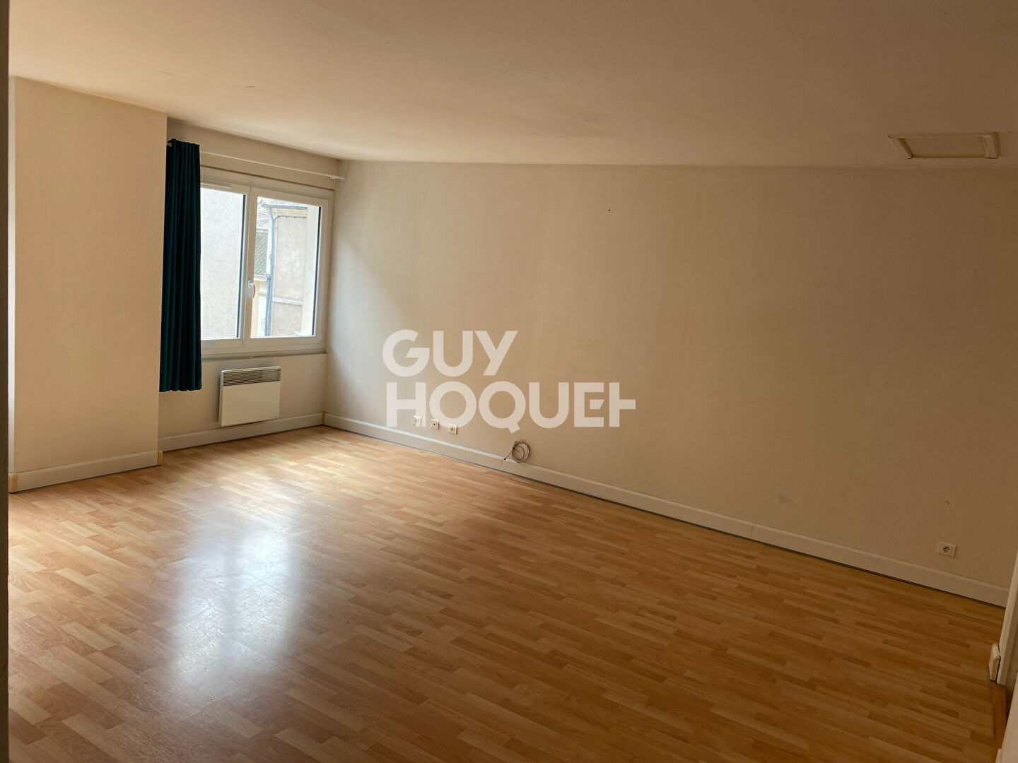 LOCATION : appartement de 2 pièces (63 m²) à CHATEAUDUN