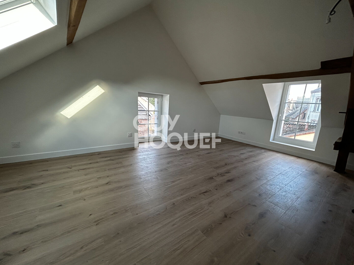 Maison rénovée 2 pièces avec jardin - Droué