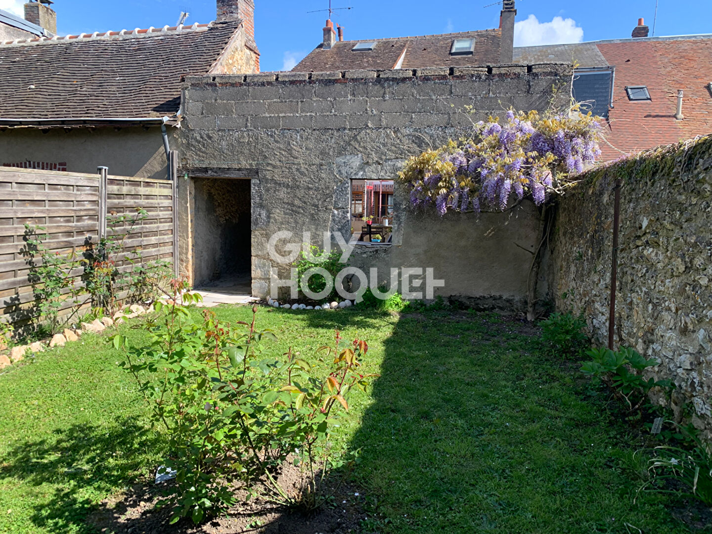 Maison à vendre à Cloyes sur le Loir - 2 chambres.