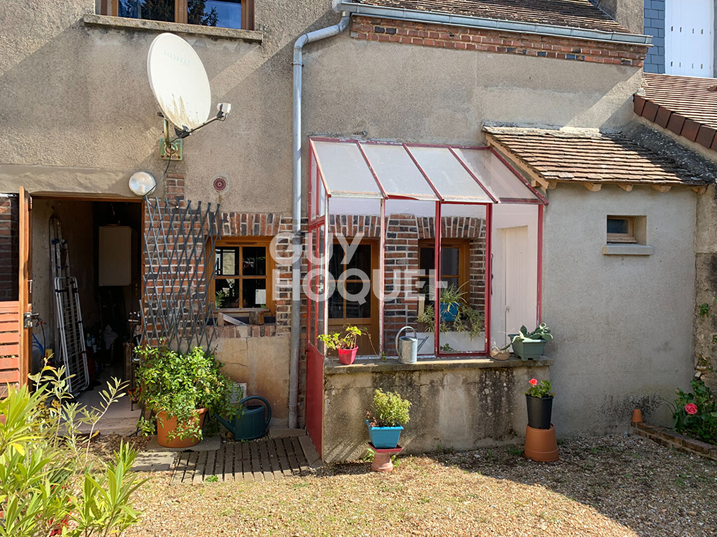 Maison à vendre à Cloyes sur le Loir - 2 chambres.
