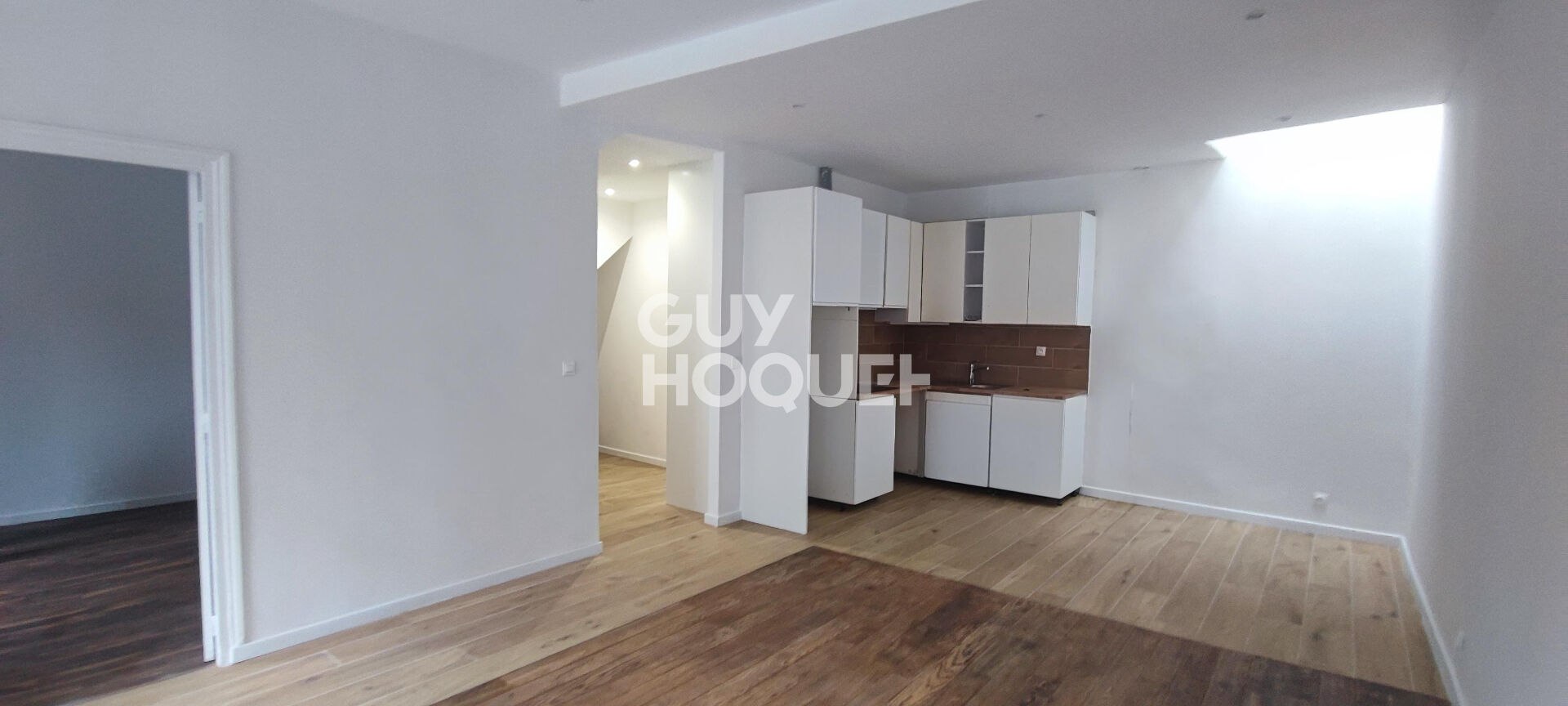 Maison à louer - 5 pièces à CHATEAUDUN.