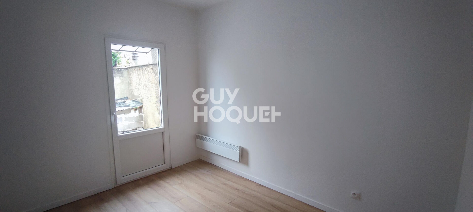 Maison à louer - 5 pièces à CHATEAUDUN.