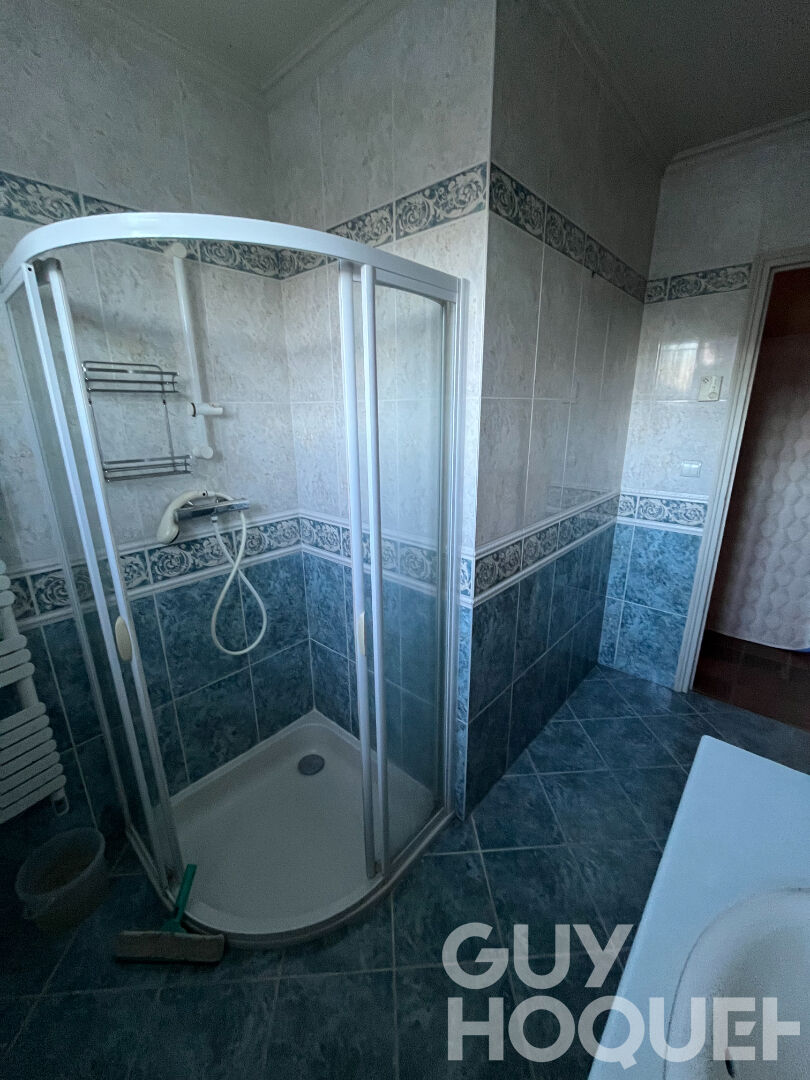 Maison à vendre à Châteaudun - 5 chambres, bon état