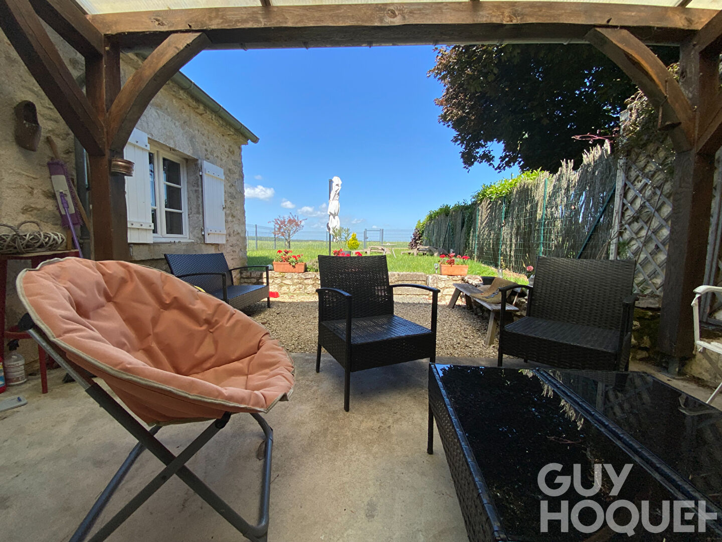 Maison en pierre proche de la forêt