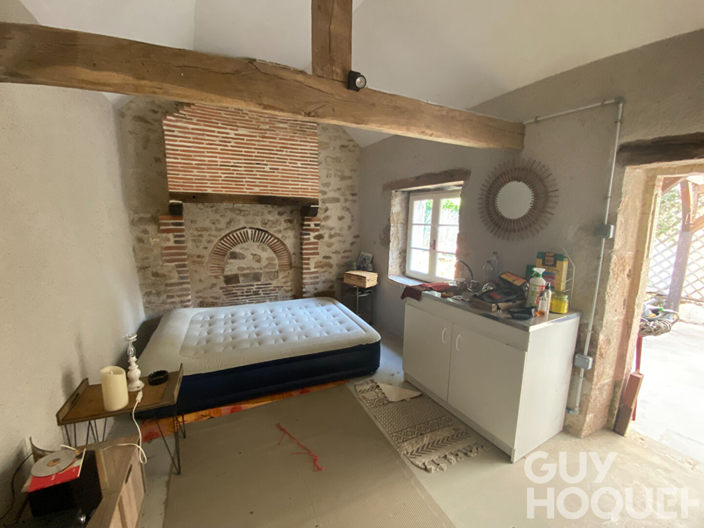 Maison en pierre proche de la forêt