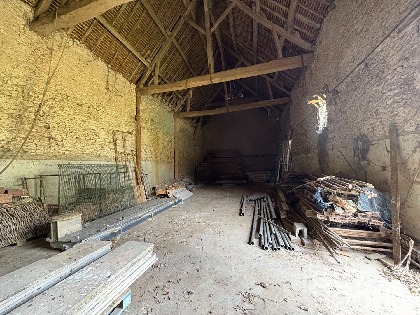 Ancien Château avec dépendances sur plus de 5 000 m² de terrain ? Ouzouer-le-Doyen