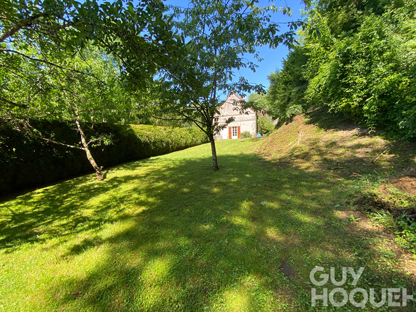 Ancien relais de charme avec terrain arboré et bord de Loir
