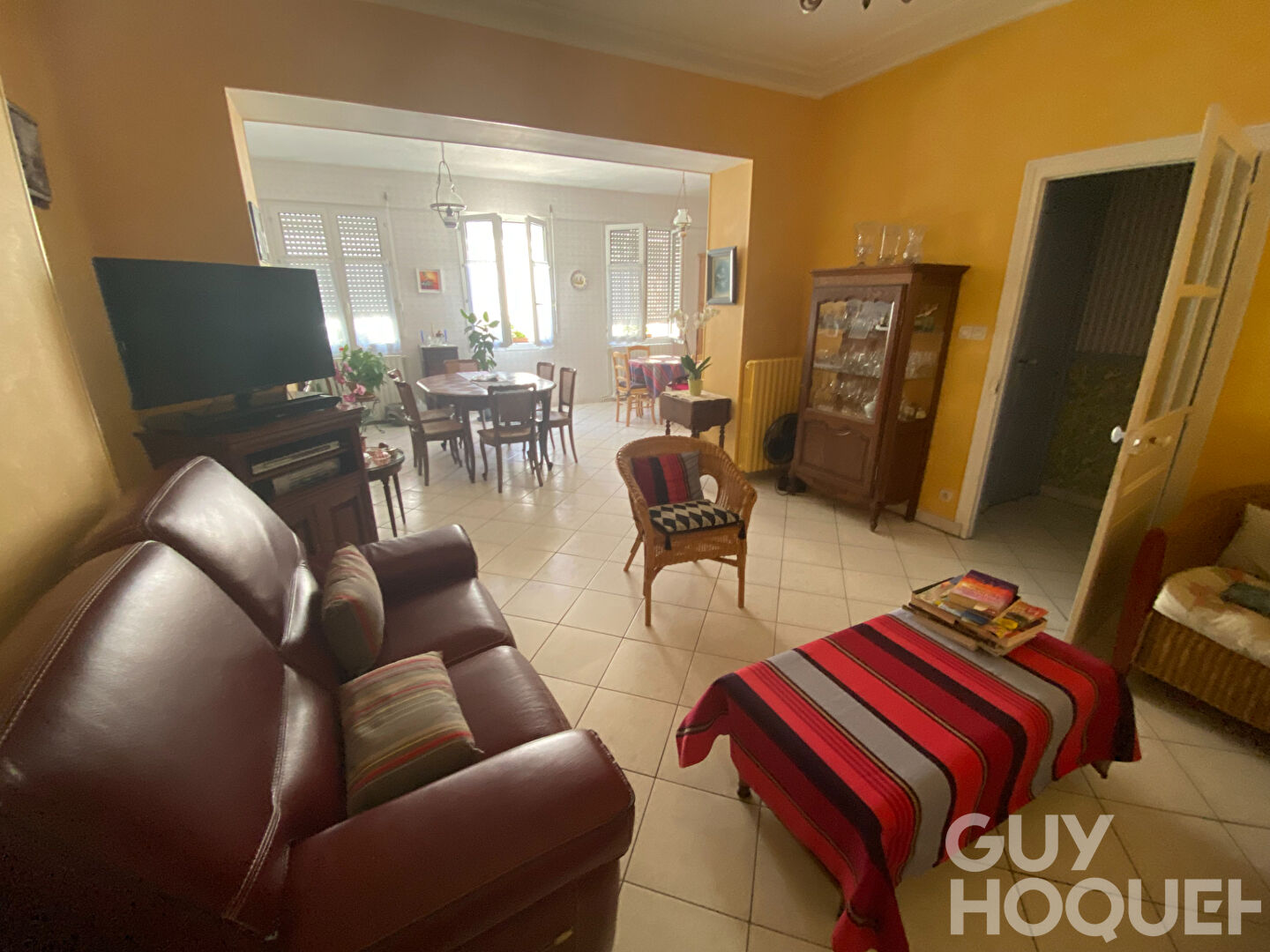 Châteaudun centre-ville Maison de ville avec 4 chambres, 42 m² de séjour