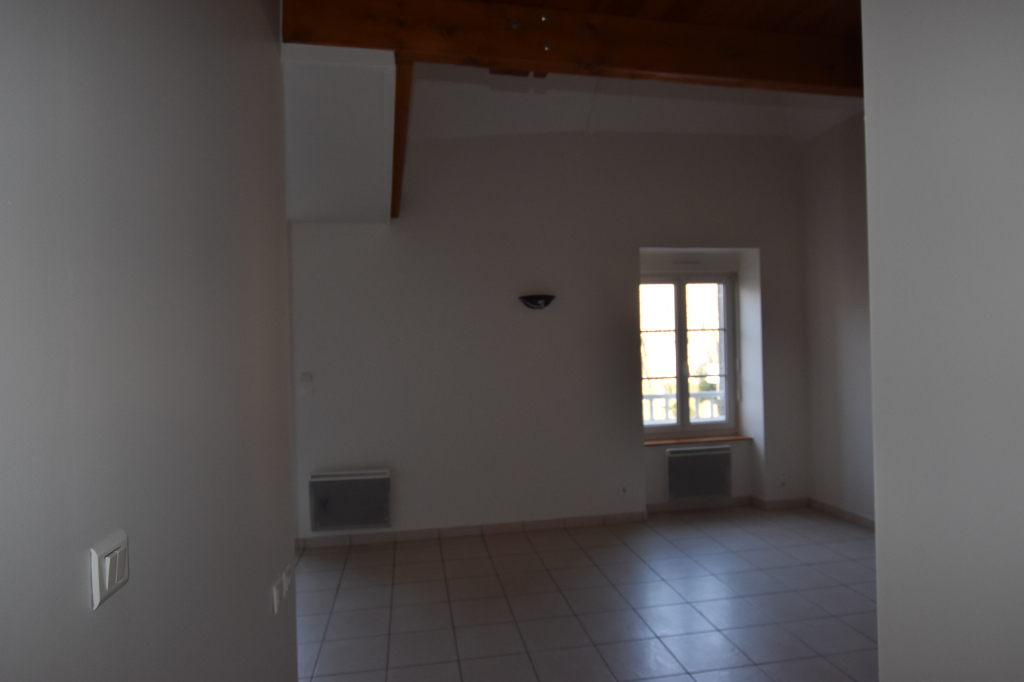 Appartement SAINT-BROLADRE 3 pièces 46.57 m²