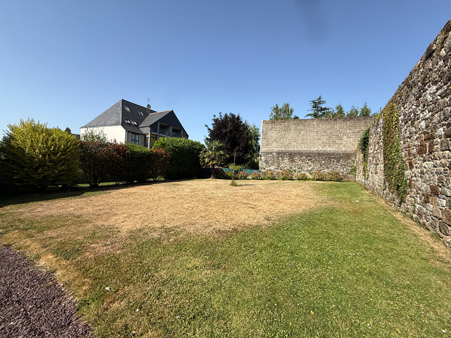 DOL DE BRETAGNE - HYPER CENTRE