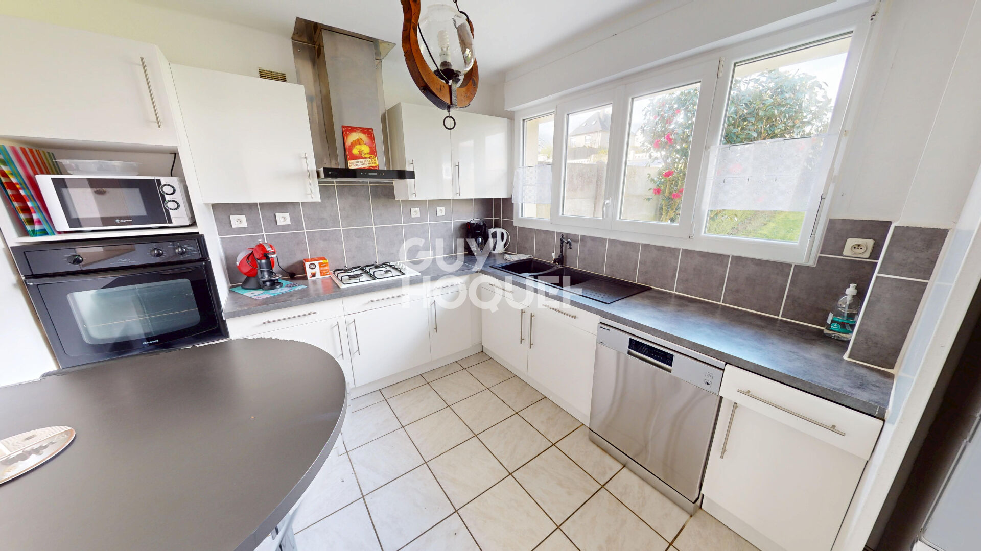 SAINS - Exclusivité