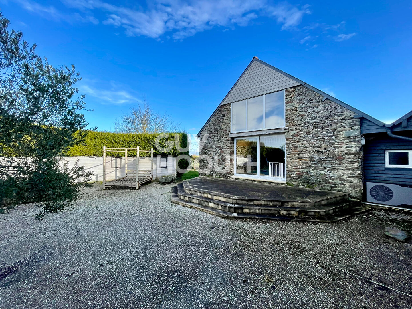 LA FRESNAIS - Exclusivité.