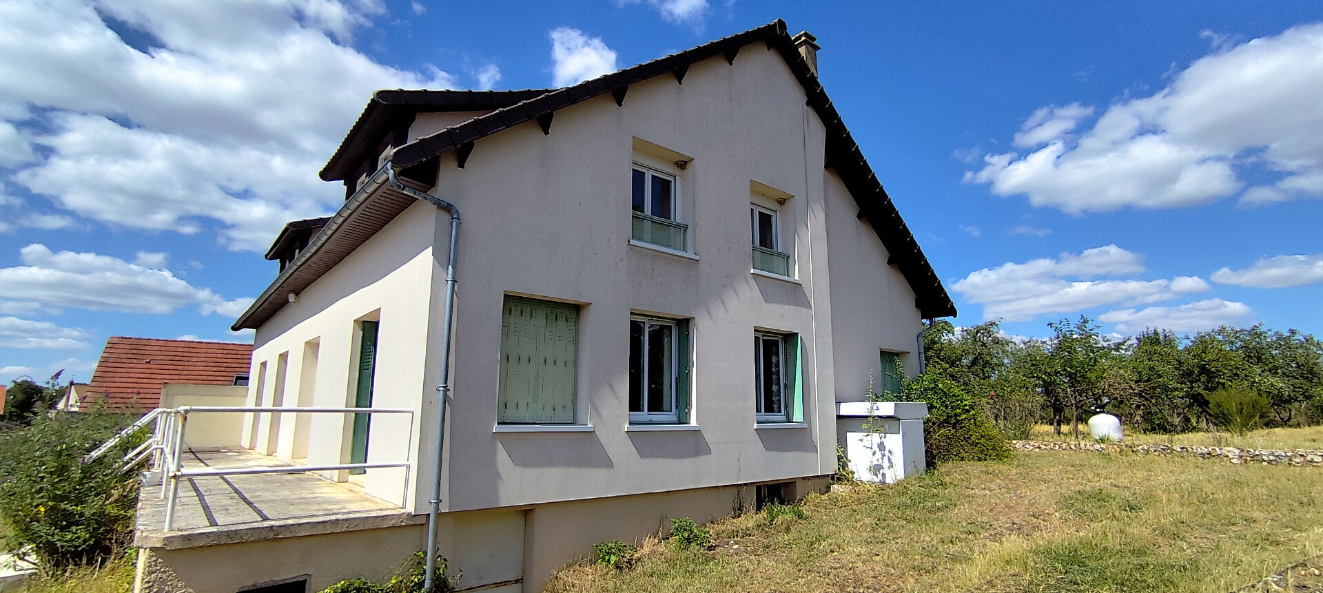 Ensemble immobilier proche N154