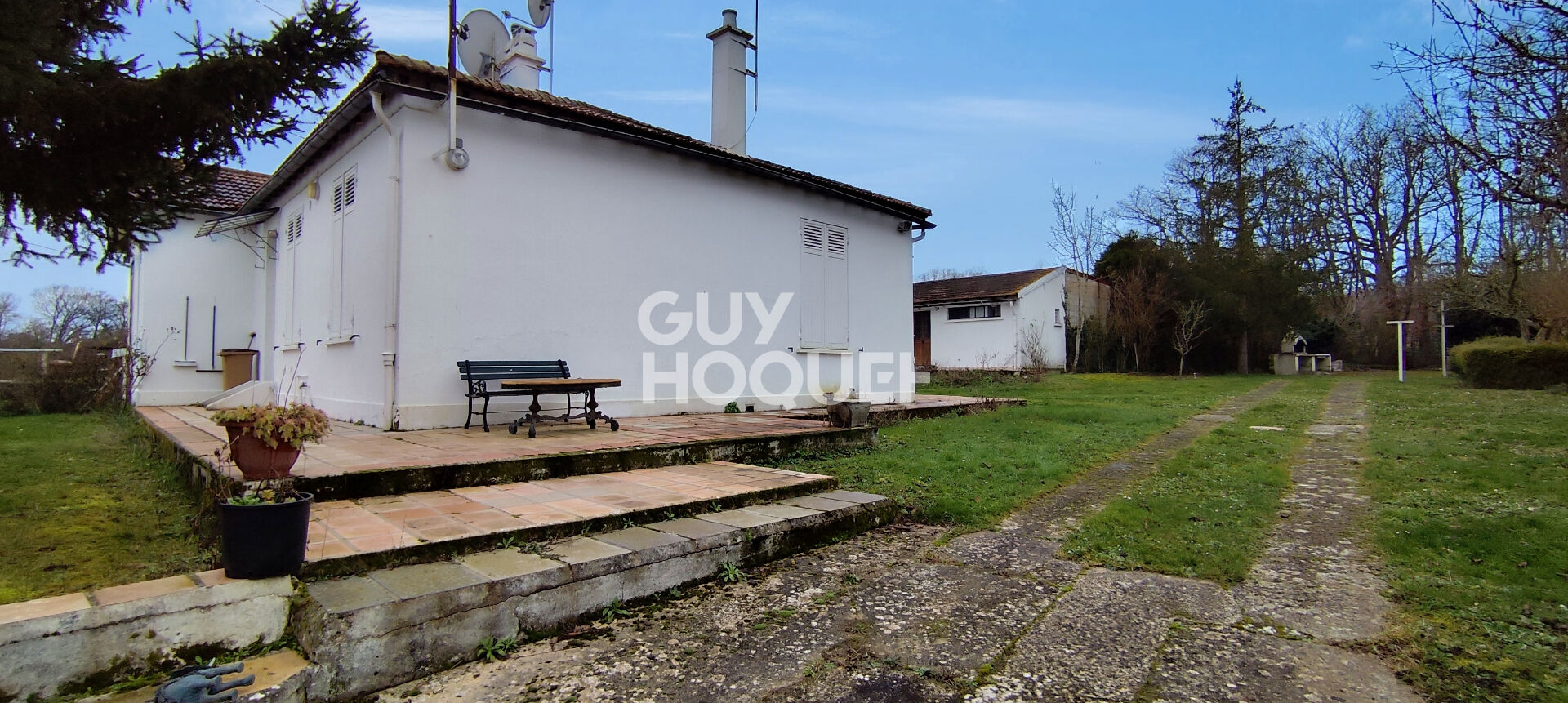 Charmante Maison à Vendre à Saulnières - Exclusivité Guy Hoquet!