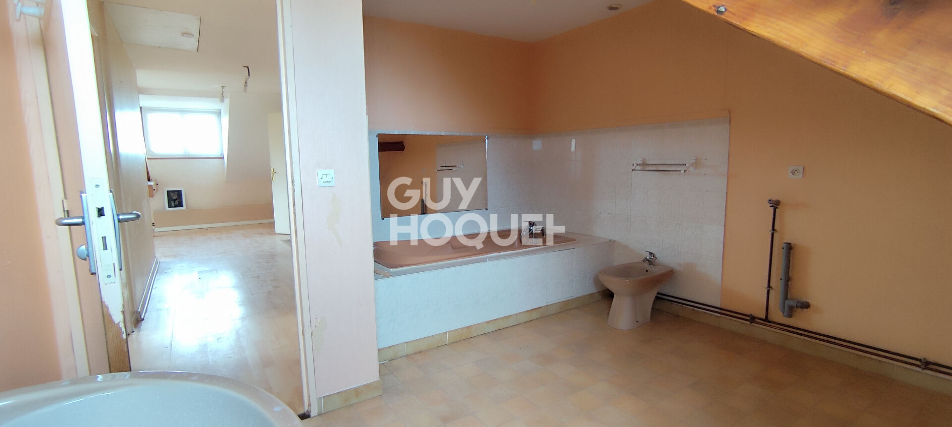 Ensemble immobilier proche N154