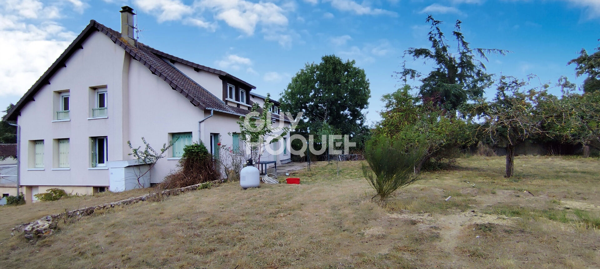 Ensemble immobilier proche N154