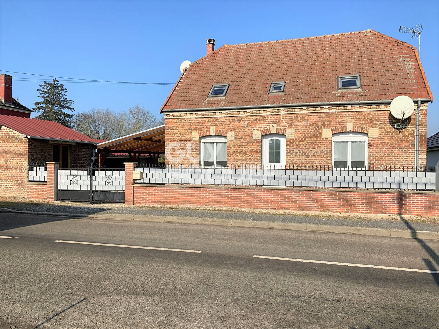 Maison d'environ 118 m² à vendre à PERONNE (80200).