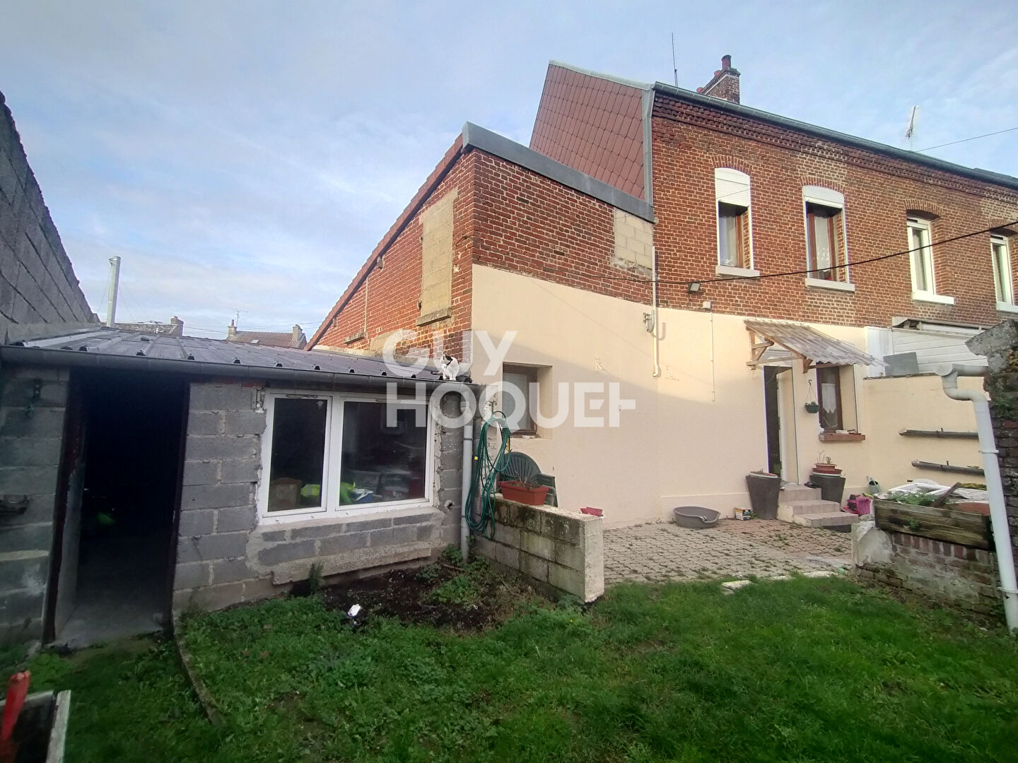 Maison de ville à vendre à PÉRONNE (80200), avec jardin, 4 chambres et 2 garages