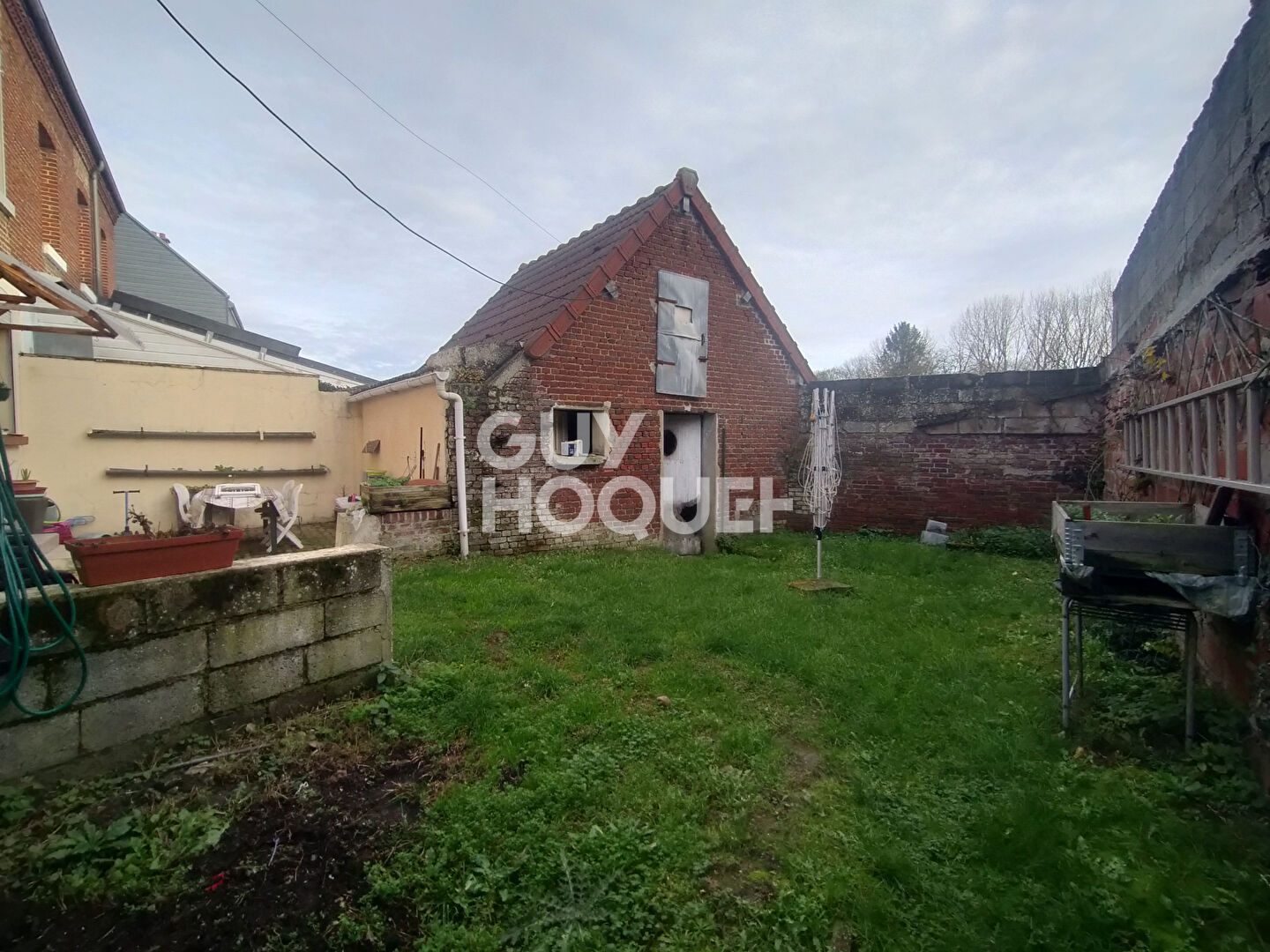 Maison de ville à vendre à PÉRONNE (80200), avec jardin, 4 chambres et 2 garages