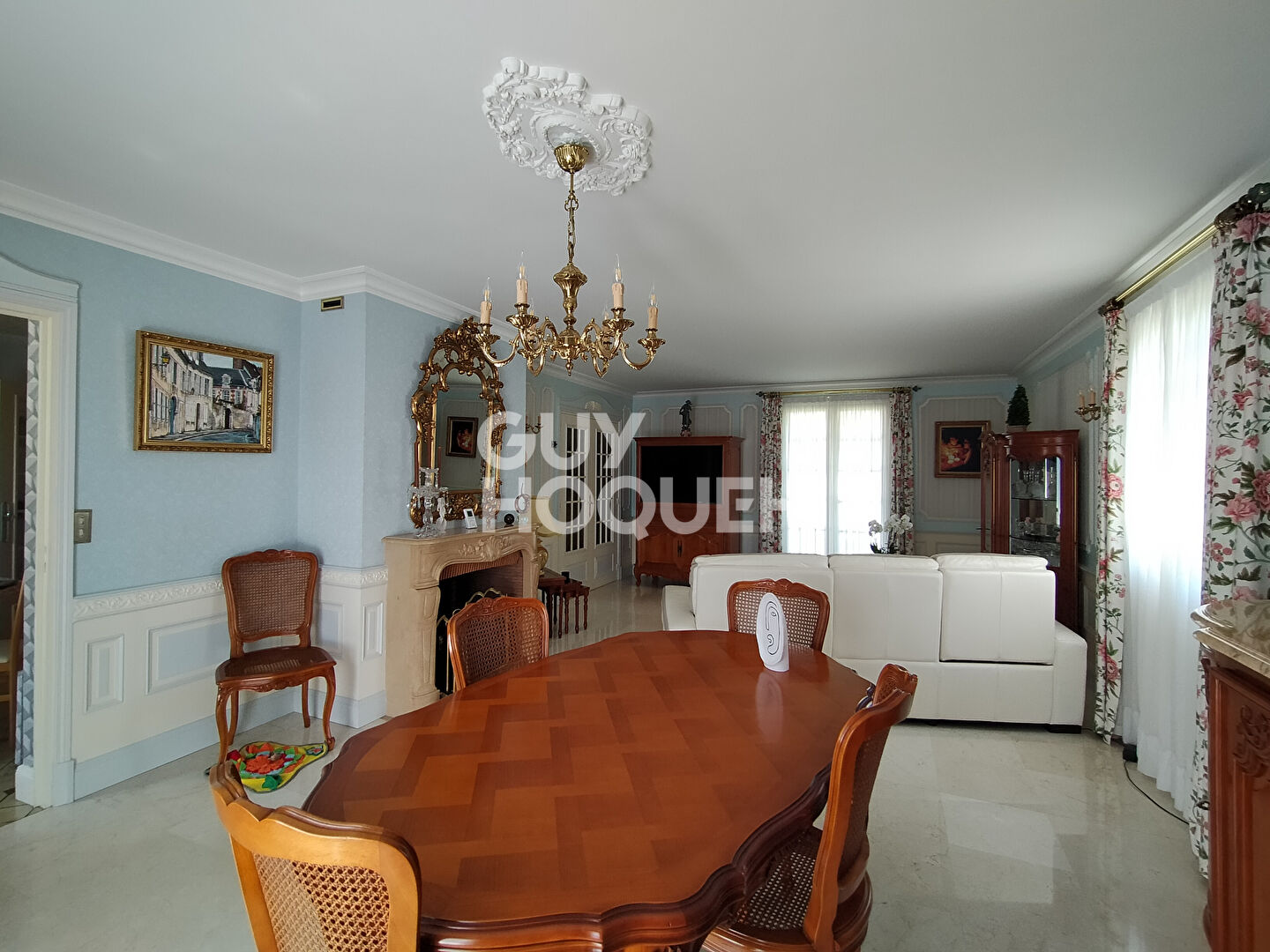 À vendre : Maison d'exception à Péronne (80200) - 204 m² avec 4 chambres !