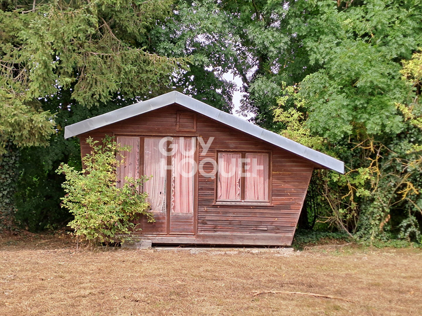 Terrain de loisirs avec étang et chalet à vendre à PÉRONNE (80200)