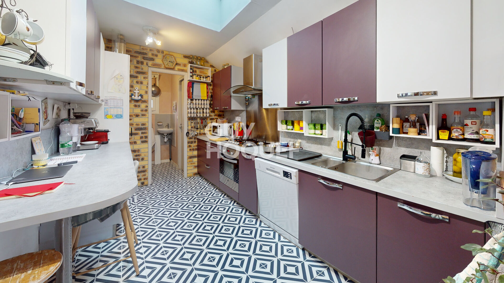 Charmante Maison à Vendre  - 7 Pièces avec Jardin et Garage !