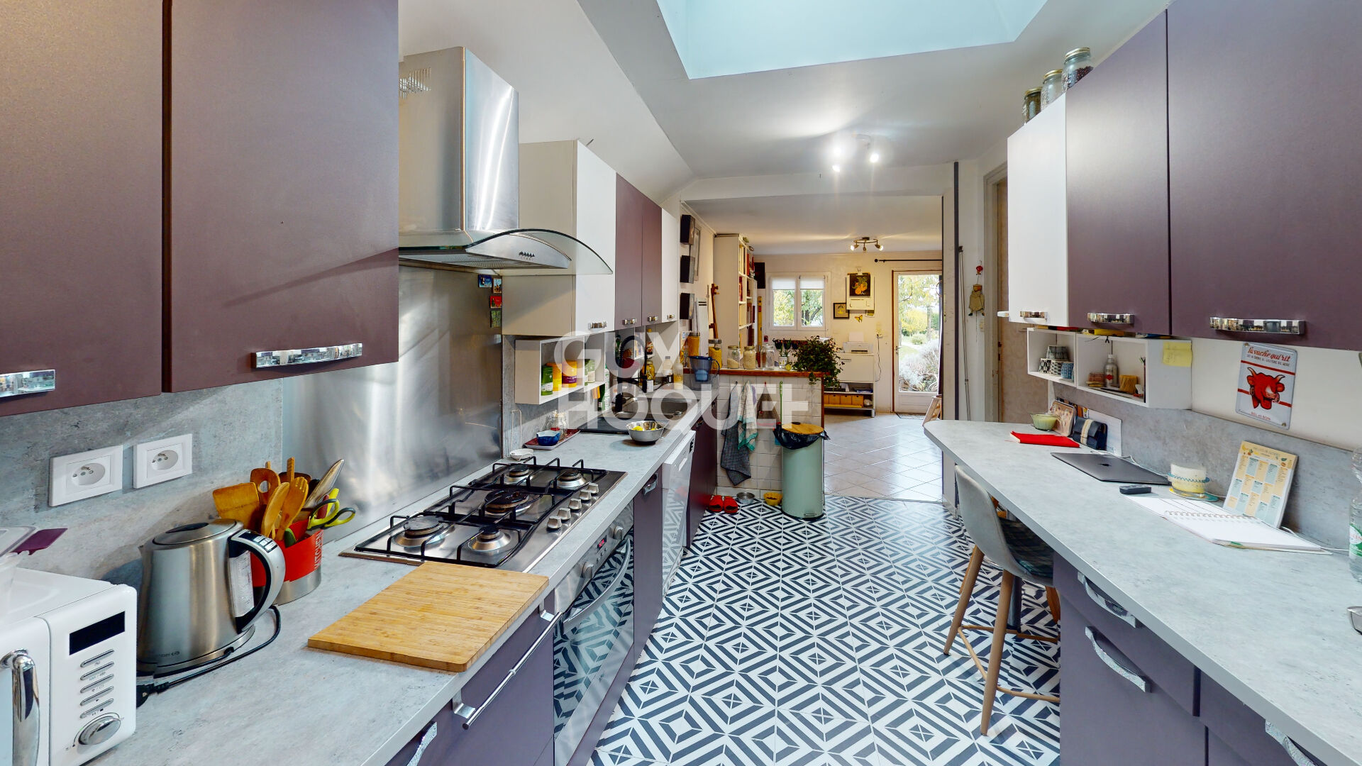 Charmante Maison à Vendre  - 7 Pièces avec Jardin et Garage !