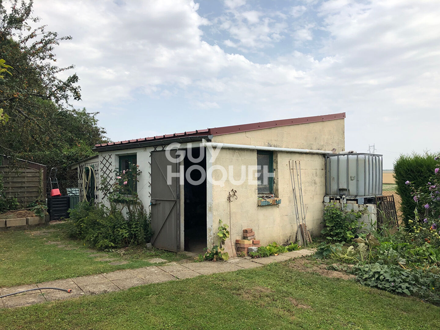 Charmante Maison à Vendre  - 7 Pièces avec Jardin et Garage !