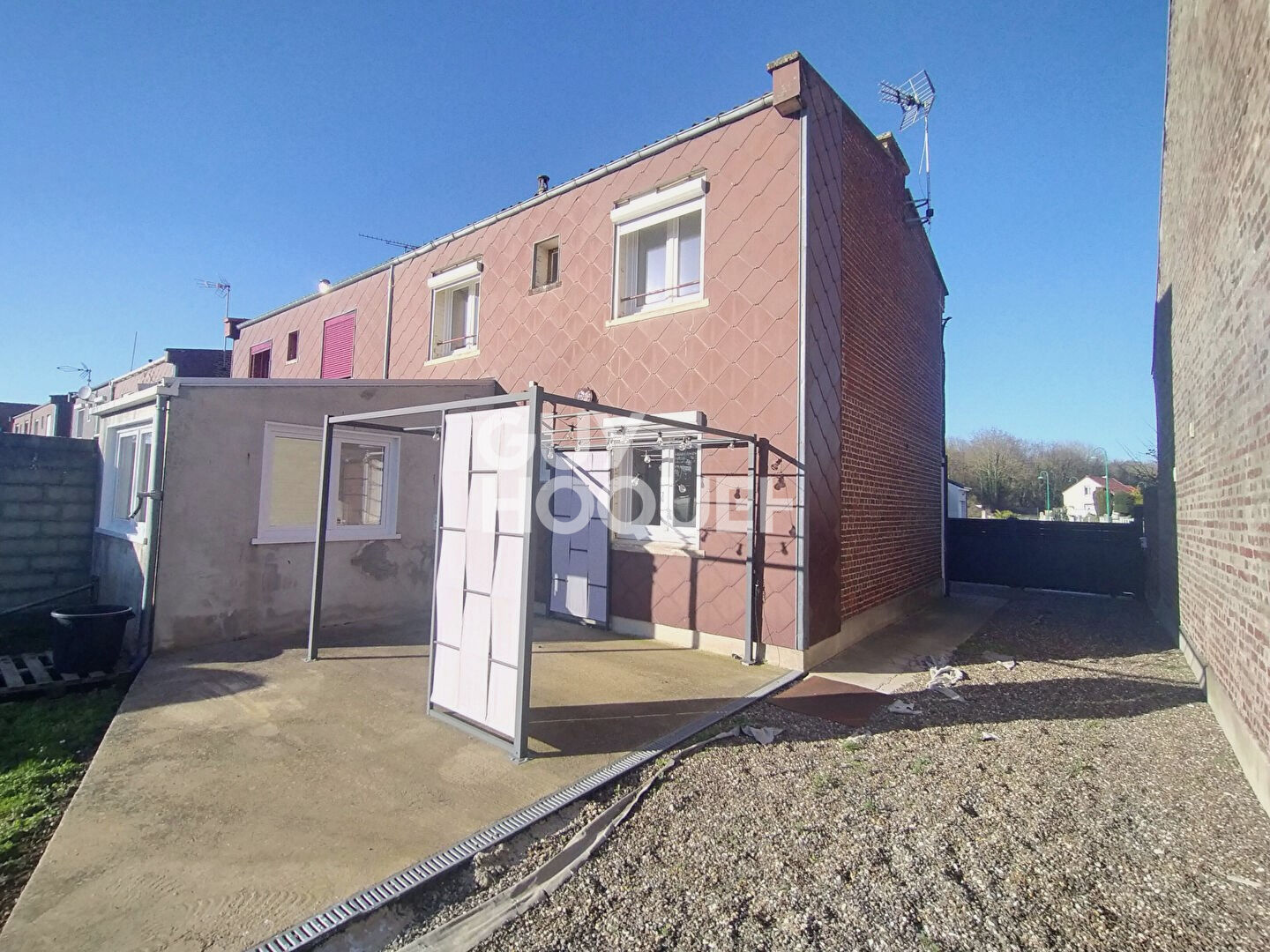 Charmante maison à vendre à PÉRONNE (80200).