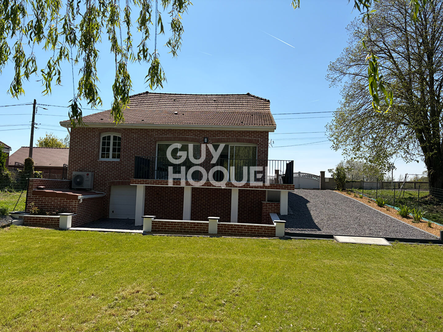 Maison avec vue sur l'eau à vendre à PERONNE (80200).