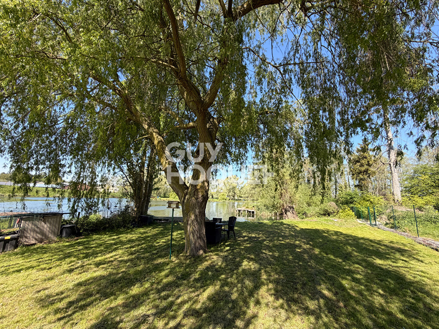 Maison avec vue sur l'eau à vendre à PERONNE (80200).